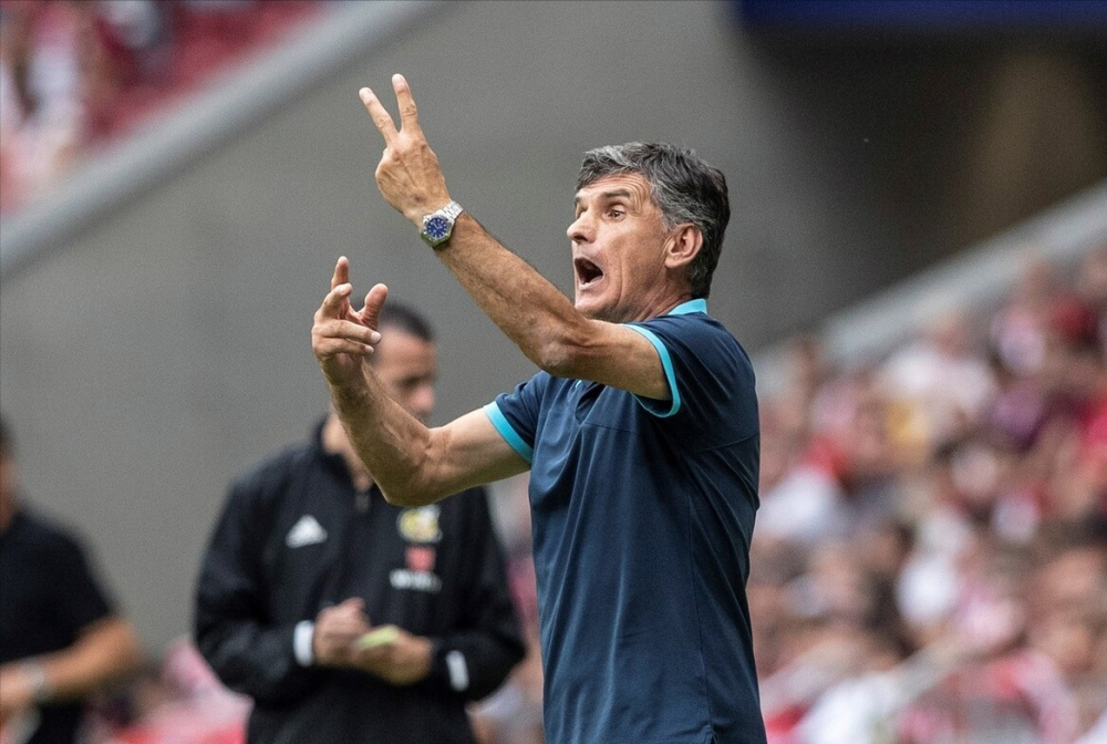 ayx关于清晨塞维利亚备战英超，门线救险细节曝光，气氛紧张，训练强度明显提升的信息