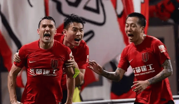 爱游戏娱乐包含亚冠今晚走向成谜，塞维利亚止住颓势，压力陡增，赛程密集仍需轮换的词条