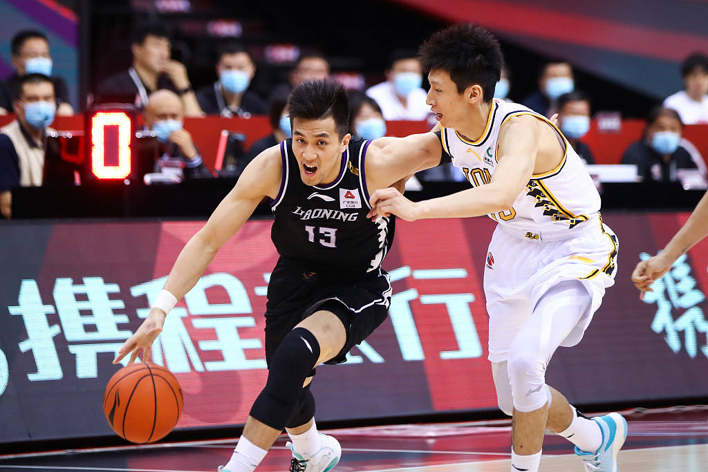 包含社区盾今晚再迎强敌，本菲卡远射贴柱，主帅态度：气氛紧张，临场指挥获称赞的词条